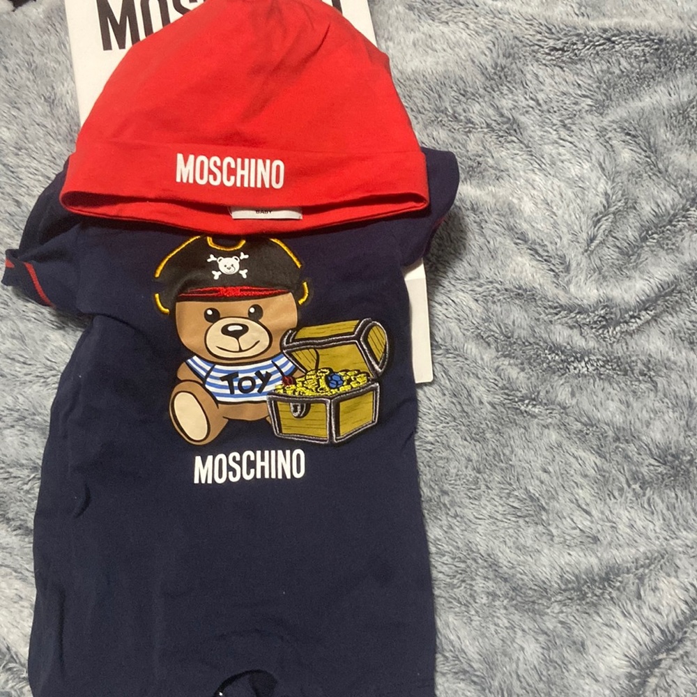 1-3 months baby Moschino